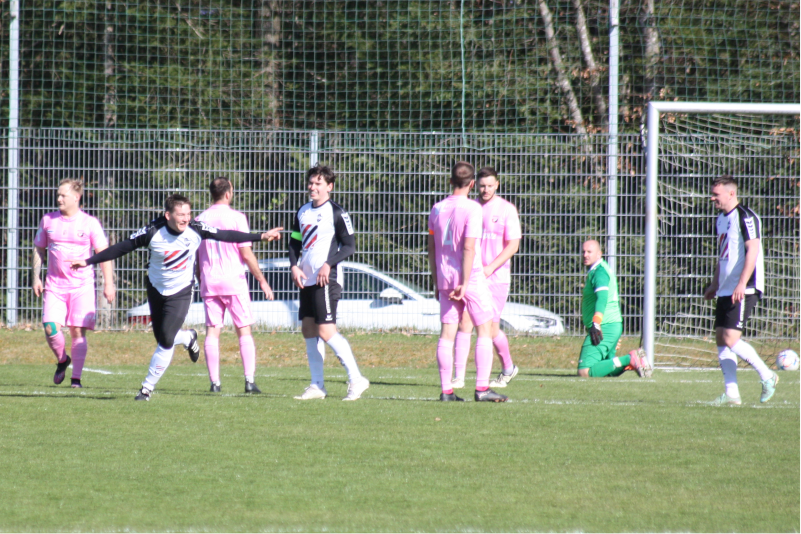 Featured image for "Spitz auf Knopf": Nach 2:0-Führung am Ende nur Remis